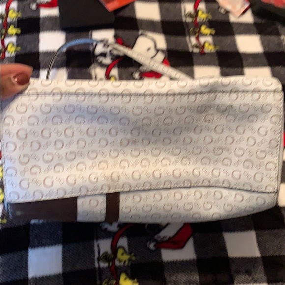 Guess purse - Picture 4 of 4